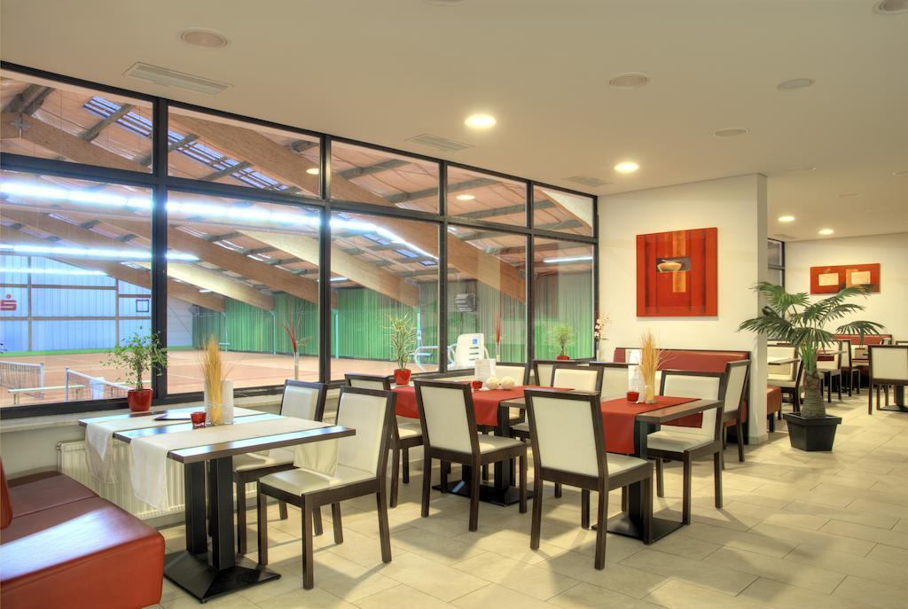 Matchpoint Hotel Альтдорф-бай-Нюрнберґ Екстер'єр фото